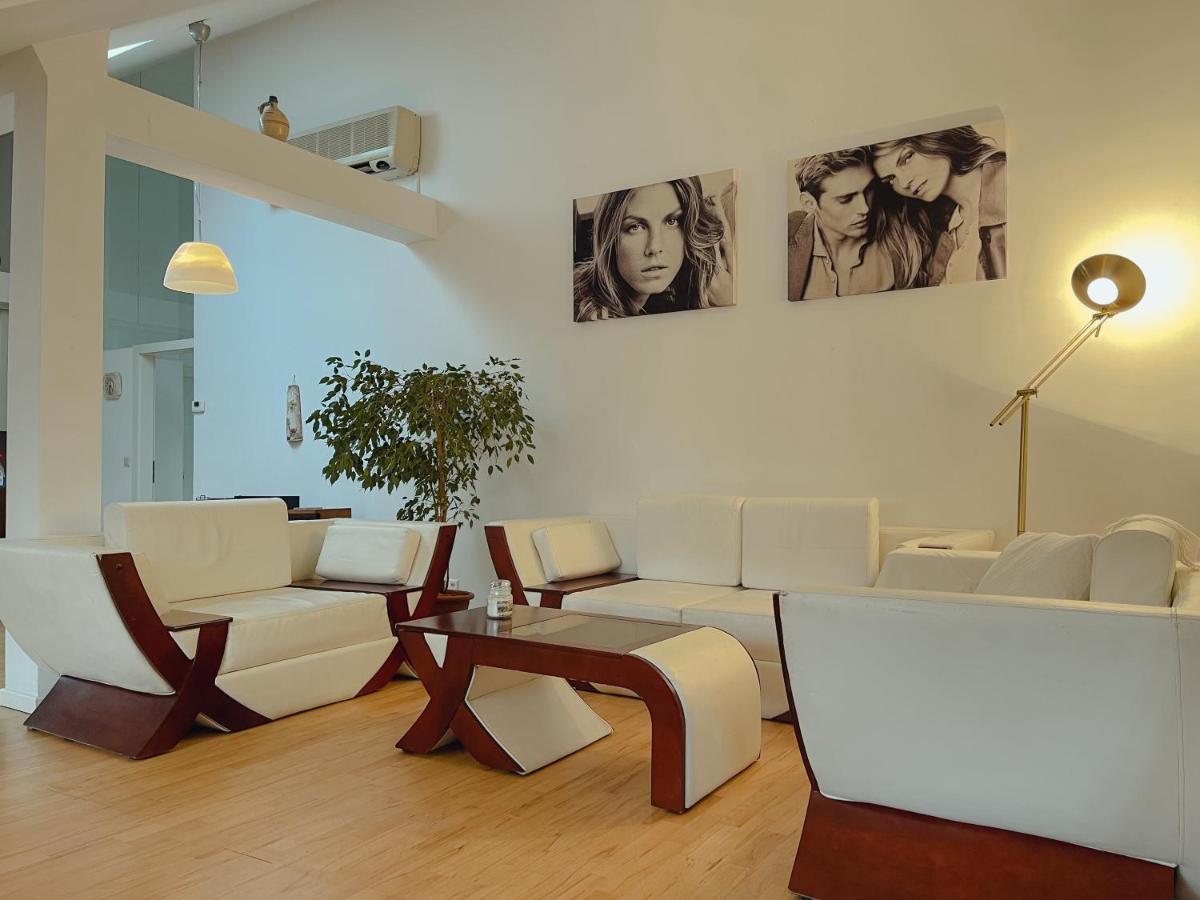 Apartment Luxury 150m2 In Desirable Area Of Historic Vienna