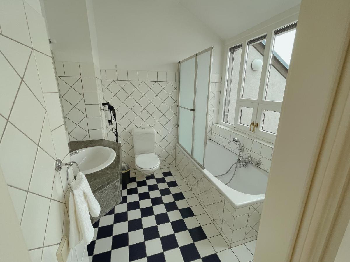 Luxury 150m2 In Desirable Area Of Historic Apartment *